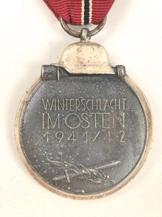 Medaille Winterschlacht im Osten, kein Hersteller im Bandring, am Band