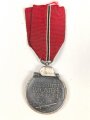 Medaille Winterschlacht im Osten, kein Hersteller im Bandring, am Band