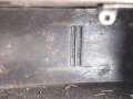 Feldfernsprecher 33 Wehrmacht, datiert 1942. Beim Handapparat ist das Hörergewinde defekt, hält aber. Ungereinigt, Funktion nicht geprüft