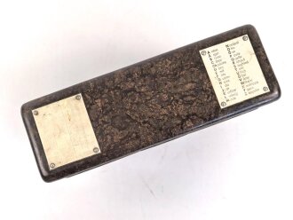 Feldfernsprecher 33 Wehrmacht, datiert 1937.  Verschluss sehr schwer gängig.  Ungereinigt, Funktion nicht geprüft