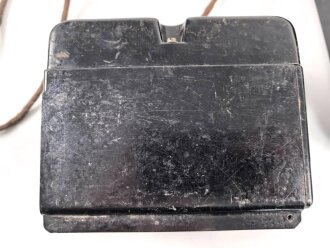 Tischfernsprecher 38 Wehrmacht mit Beikasten. Der Fernsprecher datiert 1940. Optisch guter Gesamtzustand, Funktion nicht geprüft