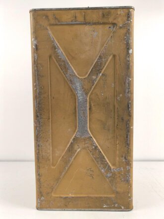 Grosse Dokumentenkiste Wehrmacht. Maße etwa 40 x 75 x 35cm. Sandfarbener Originallack, nicht überlackiert, sondern so für den Tropengebrauch hergestellt.