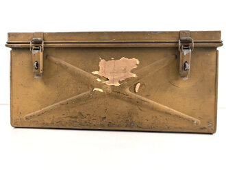 Grosse Dokumentenkiste Wehrmacht. Maße etwa 40 x 75...