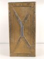 Grosse Dokumentenkiste Wehrmacht. Maße etwa 40 x 75 x 35cm. Sandfarbener Originallack, nicht überlackiert, sondern so für den Tropengebrauch hergestellt.