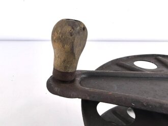 Handkabelrolle großes Modell, Originallack , datiert 1941, ungereinigtes Stück