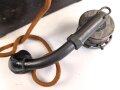 1.Weltkrieg, Streckenfernsprecher Modell 1915. Die Hörmuschel alt restauriert, sonst optisch gut. Funktion nicht geprüft, beim Verschluss ist der Federmechanismus defekt.