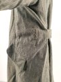 1.Weltkrieg, feldgrauer Mantel Modell 1915. Sowohl für Mannschaften, als auch für Offiziere verwendet, ab 1915 gab es offiziell keinen Mantel für Offiziere mehr. Stärker getragenes Kammerstück, die Knöpfe fehlen