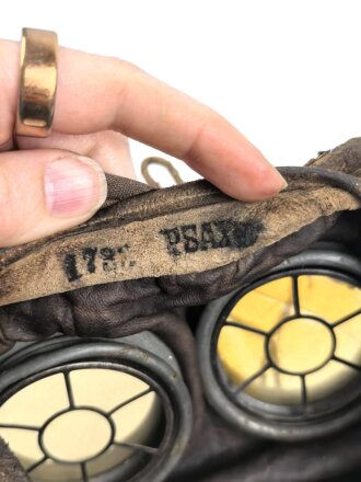 1.Weltkrieg Gasmaske. Guter Zustand, Leder weich. Der Filter datiert 1918, mit Schnappfilter 18.