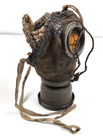 1.Weltkrieg Gasmaske. Guter Zustand, Leder weich. Der Filter datiert 1918, mit Schnappfilter 18.