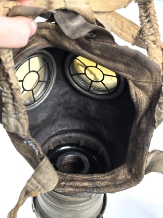 1.Weltkrieg Gasmaske. Guter Zustand, Leder weich. Der Filter datiert 1918, mit Schnappfilter 18.