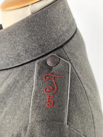 1.Weltkrieg Preußen, feldgrauer Waffenrock Modell 1910 für einen Angehörigen im Telegrapghen Bataillion 5. Eigentumstück mit kleinem Mottenschaden am rechten Ärmel, sonst in sehr gutem Zustand