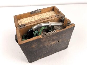 1.Weltkrieg , Streckenfernsprecher Modell 1915. Ursprünglich für Baumannschaften der Reichspost eingeführt, in Ermangelung militärischer Geräte ab 1915 vom Militär übernommen. Umvollständiges Gerät