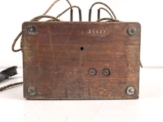 1.Weltkrieg, ziviler Klappenschrank OB05k zu 5 Leitungen. Im laufe des Krieges uch von der Armee benutzt, sieht man immer mal wieder auf Fotos. Guter Gesamtzustand, Funktion nicht geprüft