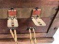 1.Weltkrieg, ziviler Klappenschrank OB05k zu 5 Leitungen. Im laufe des Krieges uch von der Armee benutzt, sieht man immer mal wieder auf Fotos. Guter Gesamtzustand, Funktion nicht geprüft