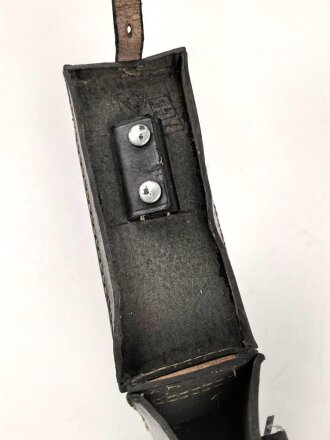 Tasche zum Brustmikrofon 33 der Wehrmacht. Ersatzmaterial, datiert 1941, ungereinigt