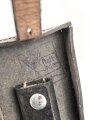 Tasche zum Brustmikrofon 33 der Wehrmacht. Ersatzmaterial, datiert 1941, ungereinigt