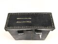 Tasche zum Brustmikrofon 33 der Wehrmacht. Ersatzmaterial, datiert 1941, ungereinigt