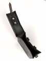 Tasche zum Brustmikrofon 33 der Wehrmacht. Ersatzmaterial, datiert 1941, ungereinigt