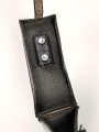 Tasche zum Brustmikrofon 33 der Wehrmacht. Ersatzmaterial, datiert 1941, ungereinigt