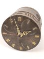 Kolben von einem gewaltigen Motor. Aluminium , vermutlich eloxiert. Durchmesser knapp 16,5cm, Zum Dekorationsobjekt als Uhr umgebaut. Funktion nicht geprüft