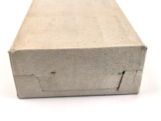 U.S. Army WWII, empty cardboard box for "10 First Aid Packets" Carlisle red