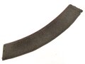 Kaiserreich / 1. Weltkrieg, Stehkragen für Offiziere, schwarzer Samt mit roter Paspel, innen Feldgrau. Gesamtlänge des unteren Randes etwa 44,5cm