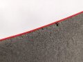 Kaiserreich / 1. Weltkrieg, Stehkragen für Offiziere, schwarzer Samt mit roter Paspel, innen Feldgrau. Gesamtlänge des unteren Randes etwa 46cm