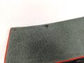 1. Weltkrieg, Stehkragen für eine Feldbluse. Feldgrau mit roter Biese. Gesamtlänge des unteren Randes etwa 49,5cm