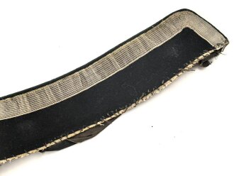 Kaiserreich, Stehkragen für Offiziere, schwarz  mit dunkelgrüner Paspel. Gesamtlänge des unteren Randes etwa 45,5cmcm