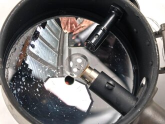 Kleines Blinkgerät moderner Bauart. Durchmesser etwa 11cm, Alter und Herkunft unbekannt, Funktion nicht geprüft