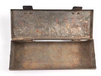 8cm Granatwerfer 34 der Wehrmacht, Vorratsteilekasten Originallack