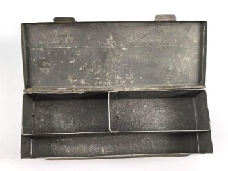 8cm Granatwerfer 34 der Wehrmacht, Vorratsteilekasten Originallack