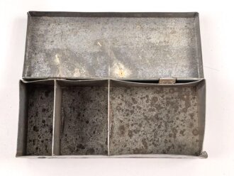 Vorratsteilekasten, Maße etwa 5 x 12 x 3cm. Alter und Herkunft unbekannt