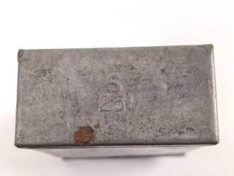 Pinseldose, Maße etwa 3,5 x 7 x, 10cm. Alter und Herkunft unbekannt