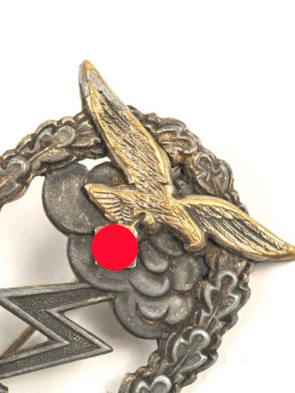 Erdkampfabzeichen Luftwaffe. Zink, der Adler aufgenietet. Nicht markiert, vermutlich Fertigung von J.E.Hammer & Söhne Geringswalde.