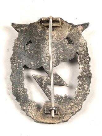 Erdkampfabzeichen Luftwaffe. Zink, der Adler aufgenietet. Nicht markiert, vermutlich Fertigung von J.E.Hammer & Söhne Geringswalde.