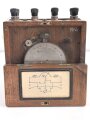 Wheatstone Meßbrücke ( Messeinrichtung zur Messung von elektrischen Widerständen). Größe des Holzgehäuses etwa 18 x 19 x 9cm