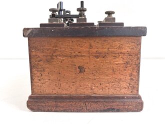 Serien Rheostat ( Widerstände die überbrückt werden können ) Hersteller Hartmann & Braun AG Frankfurt / Main. Optisch gut, Maße etwa 17 x 22 x 18cm