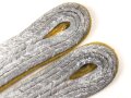 Luftwaffe, Paar Schulterstücke für einen Leutnant fliegendes Personal.  Relativ schmale, kurze Ausführung, Gesamtlänge etwa 9,5cm