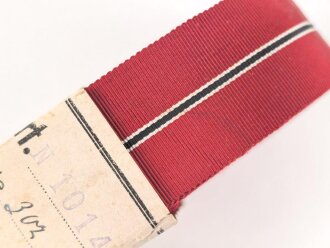 Bündel Ordensband zur Medaille Winterschlacht im Osten. Breite 31mm. In der originalen Banderole. Laut Banderole 25 Meter