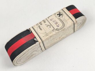 Bündel Ordensband zur Anschlussmedaille 1.Oktober 1938. Breite 30mm. In der originalen Banderole, laut dieser 10 Meter