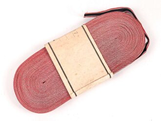 Bündel Ordensband  für die Bandspange zum Kriegsverdienstkreuz 2. Klasse 1939.  15mm Breite. In der originalen Banderole, laut dieser 25 Meter