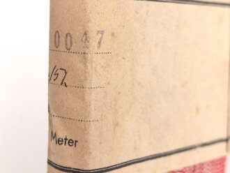Bündel Ordensband  für die Bandspange zum Kriegsverdienstkreuz 2. Klasse 1939.  15mm Breite. In der originalen Banderole, laut dieser 25 Meter