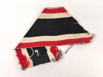 Ordensband zum Kriegsverdienstkreuz 1939. Breite 30mm, von einer Feldbluse abgetrennt