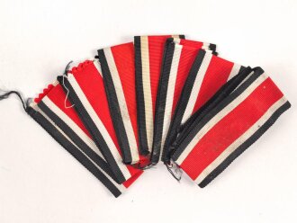Ordensband für Eisernes Kreuz 2.Klasse 1939. Original konfektionierter Abschnitt mit 29cm Länge und 30mm Breite.  Preis je 1 Stück. Jeweils angeschmutzt