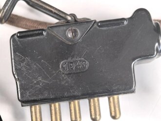 Feldfernsprecher 33 Wehrmacht, datiert 1943.  Ungereinigt, Funktion nicht geprüft, überlackiert