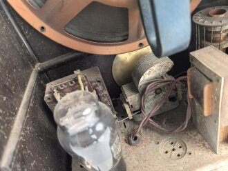 Volksempfänger VE301w, Hersteller  " TEFAG". Optisch einwandfrei, Anschlusskabel samt Stecker fehlt, Funktion nicht geprüft