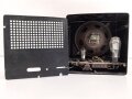 Deutscher Kleinempfänger 1938, Hersteller Roland Brandt. Optisch gut, ungereinigt, Anschlussstecker samt Kabel fehlt, Funktion nicht geprüft