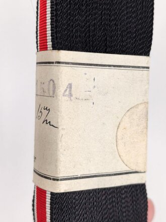 Bündel Ordensband  zur Bandspange für Eisernes Kreuz 2. Klasse 1939.  Breite 15mm . In der originalen Banderole, laut dieser 10 Meter