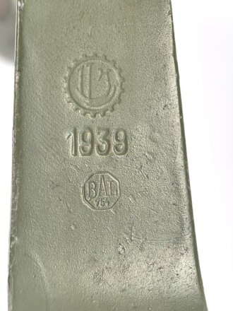 Kurbel für die Kabeltrommel mit schwerem Feldkabel der Wehrmacht. Überlackiert, datiert 1939
